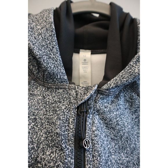 Lululemon Women's Sz 12 Rio Mist White Black Daily Practice Hooded Jacket - Picture 3 of 6